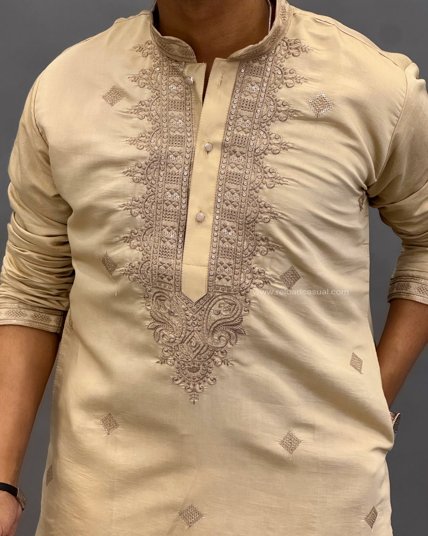 Embroidered Mandarin Collar Kurta Pajama set
