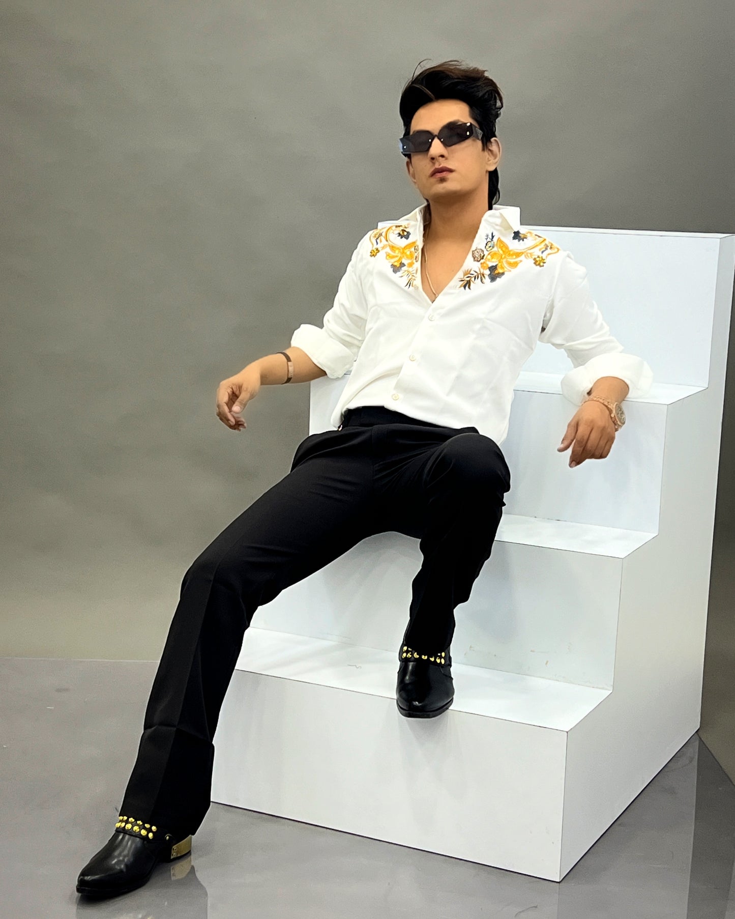 Urban ethnic embroidery shirt