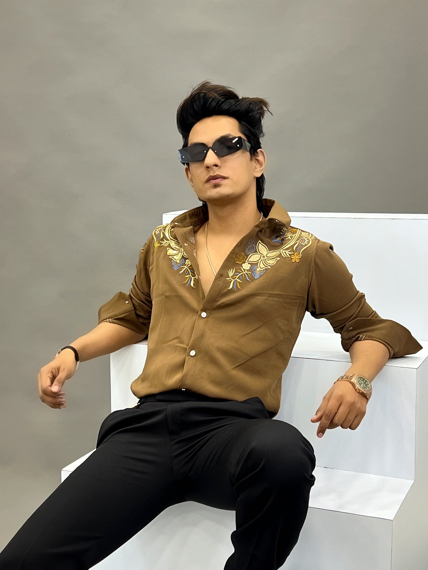 Urban ethnic embroidery shirt