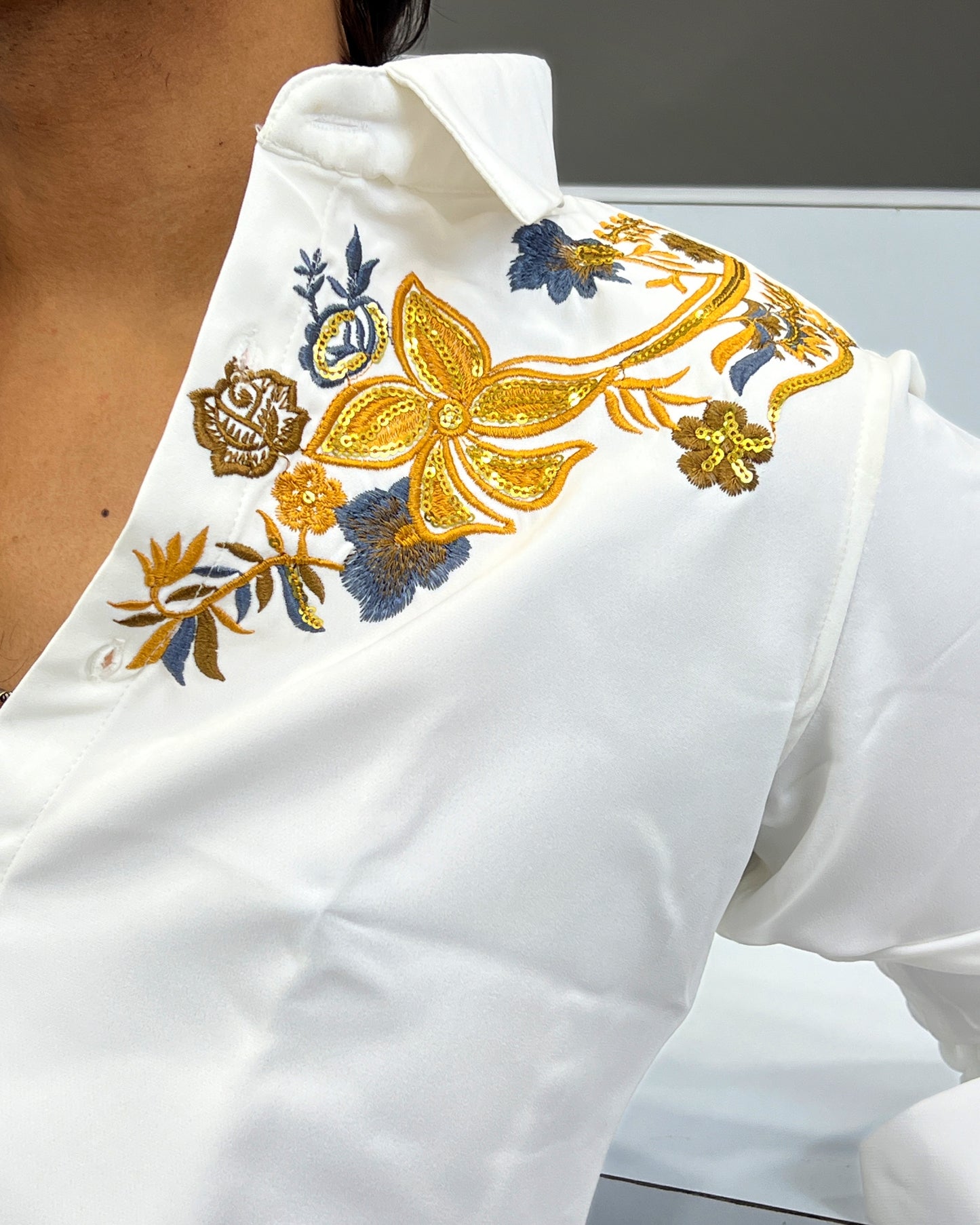 Urban ethnic embroidery shirt