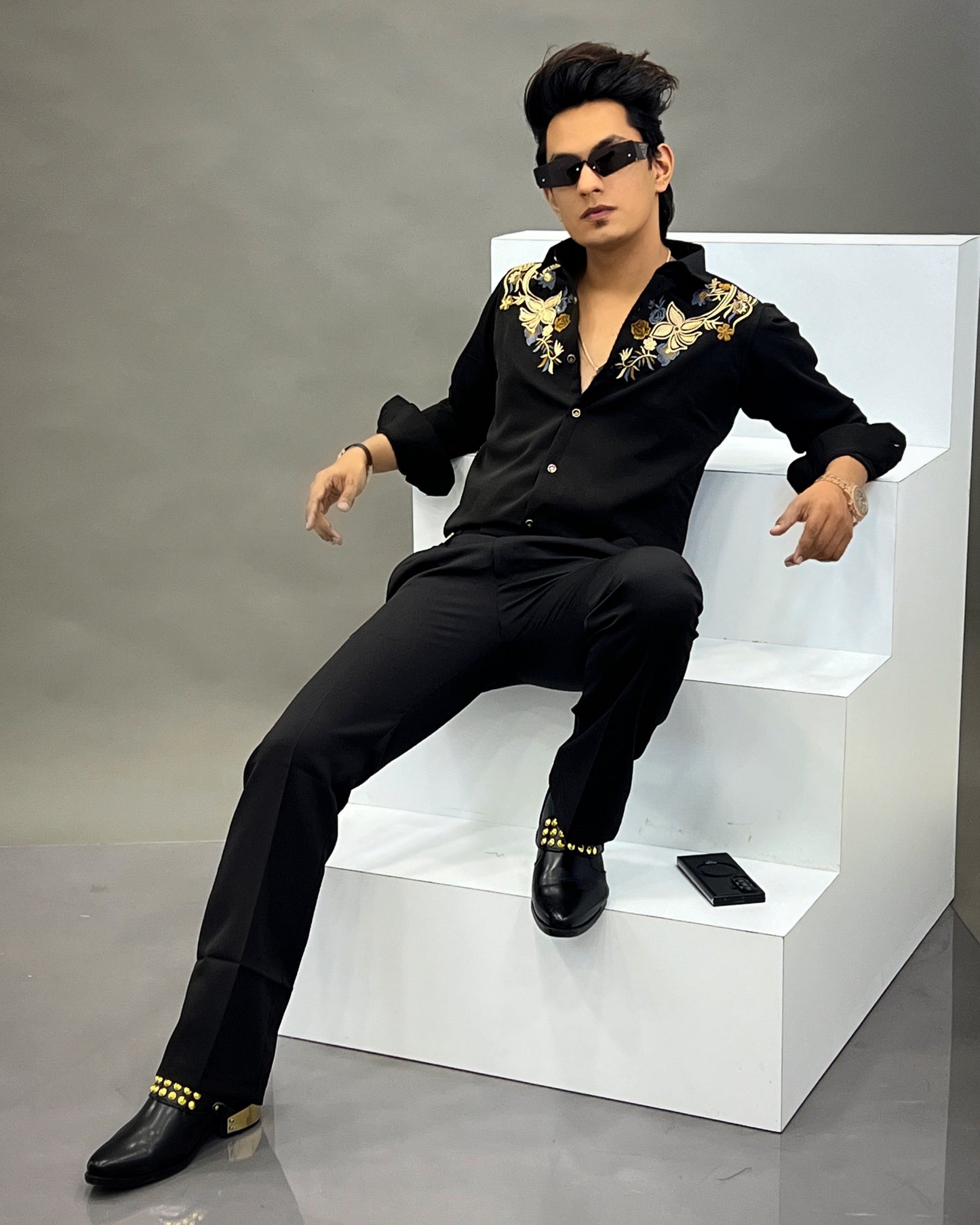 Urban ethnic embroidery shirt