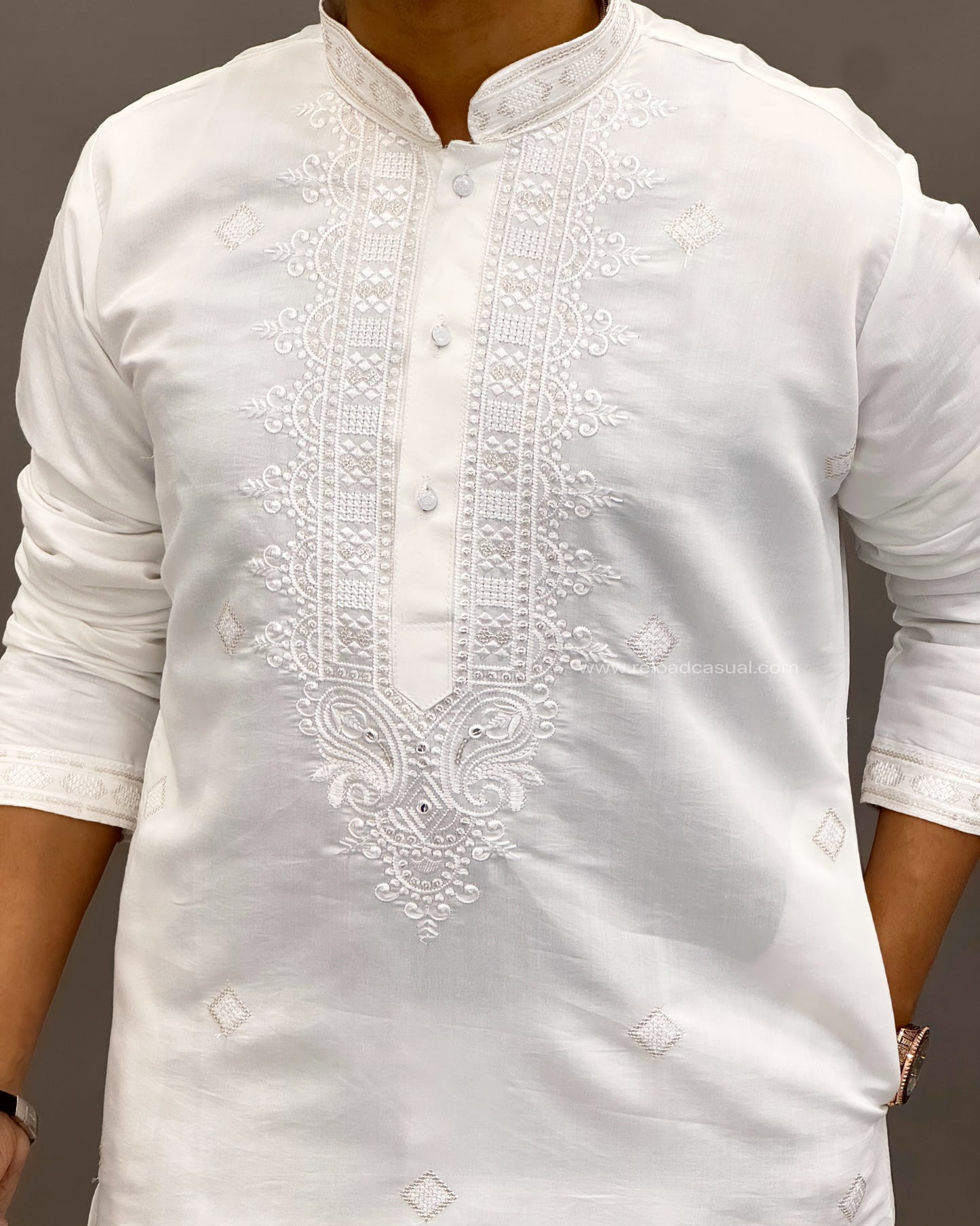 Embroidered Mandarin Collar Kurta Pajama set
