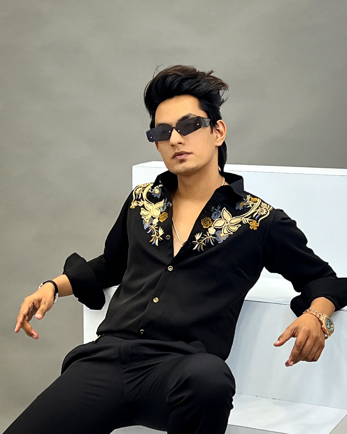 Urban ethnic embroidery shirt