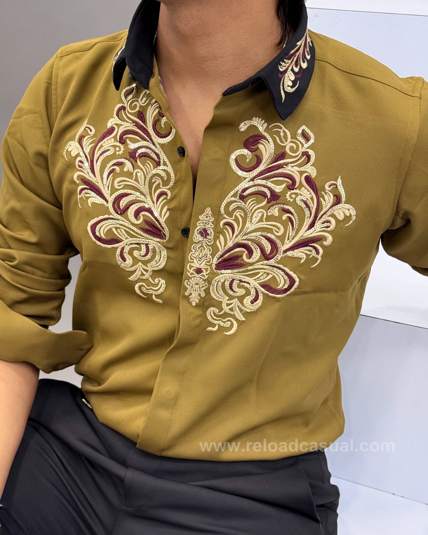 Detail Embroidary Shirt